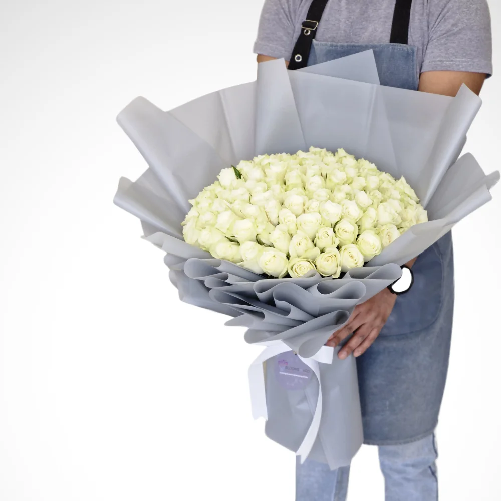 Shades of White - 100 Rose